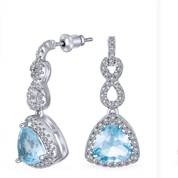 Elegant Teardrop Earrings NWT - Picture 2 of 4